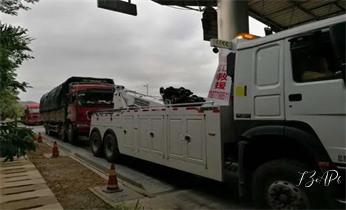 高速公路道路快速24小時拖車救援服務附近公司熱線電話-汽車搭電-補胎-吊車-脫困-維修-送油水-運輸-開鎖配鑰匙阿勒泰布爾津富蘊福海哈巴河青河吉木乃