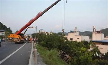 高速公路道路快速24小時拖車救援服務附近公司熱線電話-汽車搭電-補胎-吊車-脫困-維修-送油水-運輸-開鎖配鑰匙和布塔城烏蘇額敏沙灣托里裕民