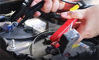 道路救援拖車-吊車-送油-搭電-補胎-充氣-維修電話阿勒泰布爾津富蘊福海哈巴河青河吉木乃